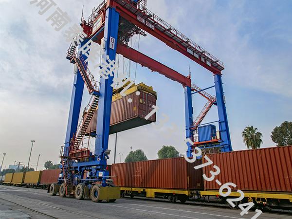 江苏无锡轮胎式起重机厂家轮胎式起重机机动性强