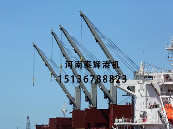 码头吊如何应对不同船型的装卸需求