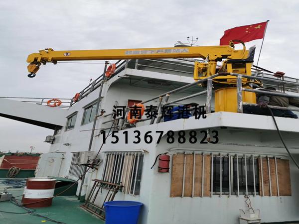 为何有些船用起重机采用折臂式设计