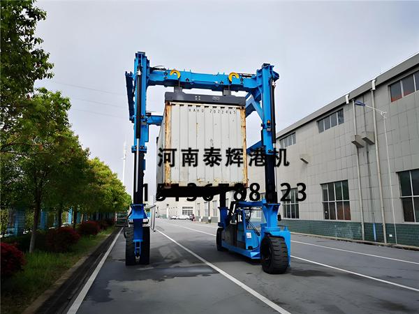 重型箱短途转运作业 65 吨自动化集装箱轮胎吊可靠吗