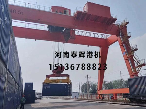 ding制化需求难满足？轨道式集装箱龙门吊可适配